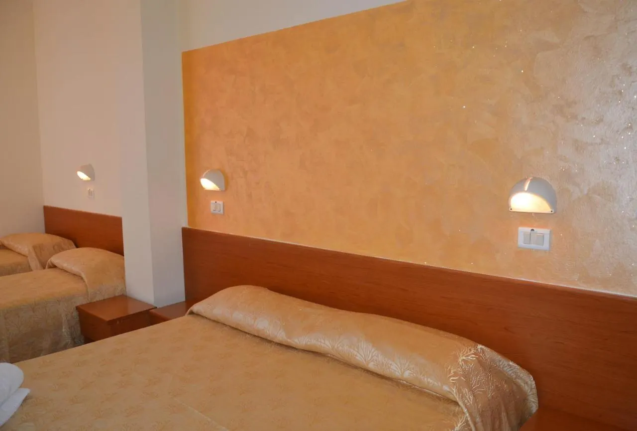 Hotel Karin Marebello 3*,