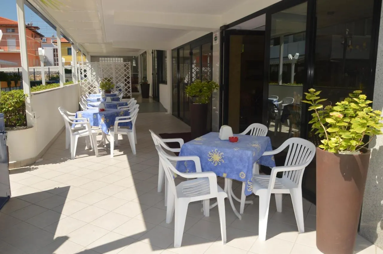 Hotel Karin Marebello