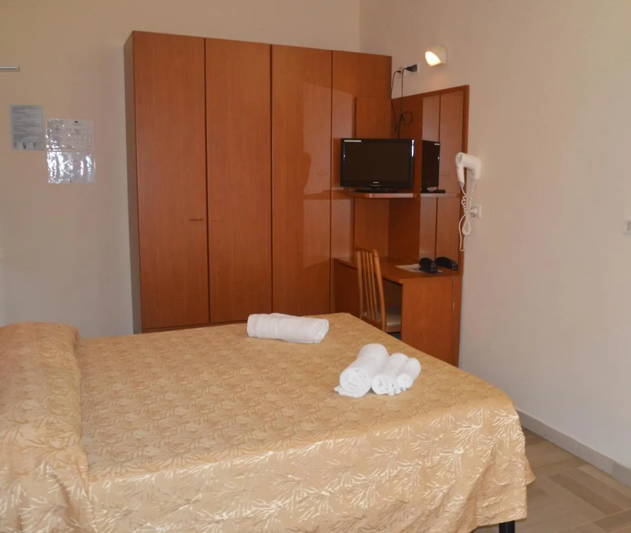 Hotel Karin Marebello