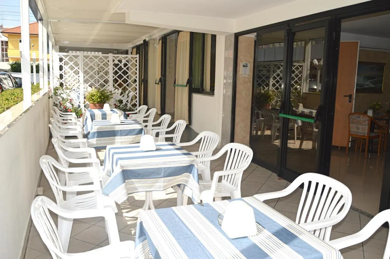 Hotel Karin Marebello